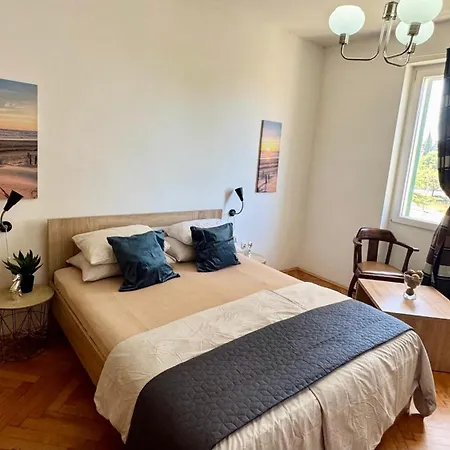 Tortosa Blue בית הארחה 3*