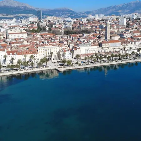 Гостьовий будинок Tortosa Blue