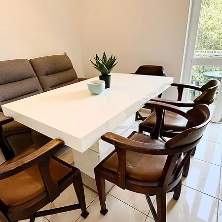 Tortosa Blue Гостьовий будинок Спліт